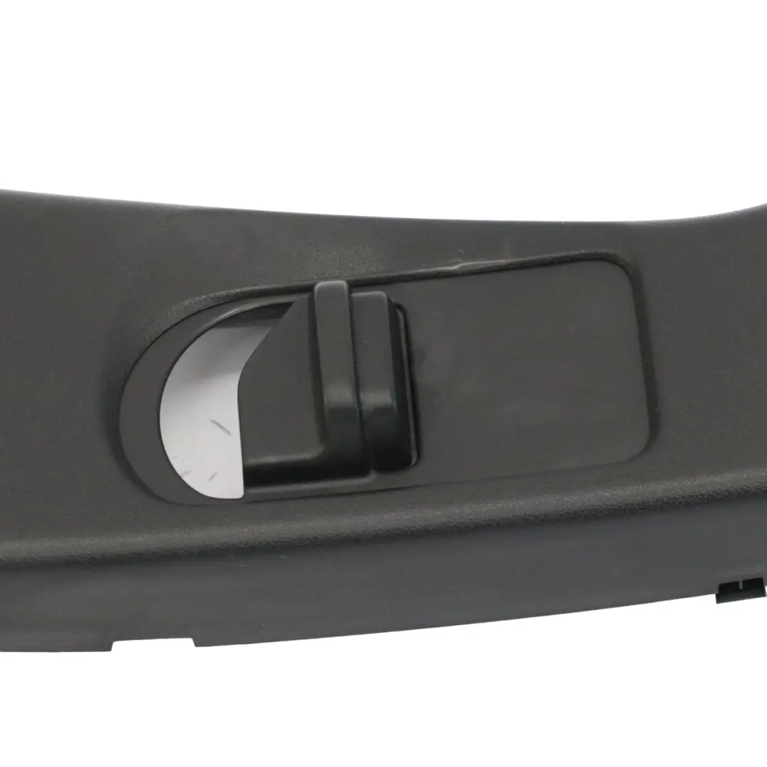 Pilastro B Rivestimento interno Top Destro Nero per Mercedes GLA X156 con numero di parte A1566904200 Mercedes GLA X156 Pilastro B Rivestimento interno Top Destro Nero - SKU A1566904200 - Numero di parte A1566904200