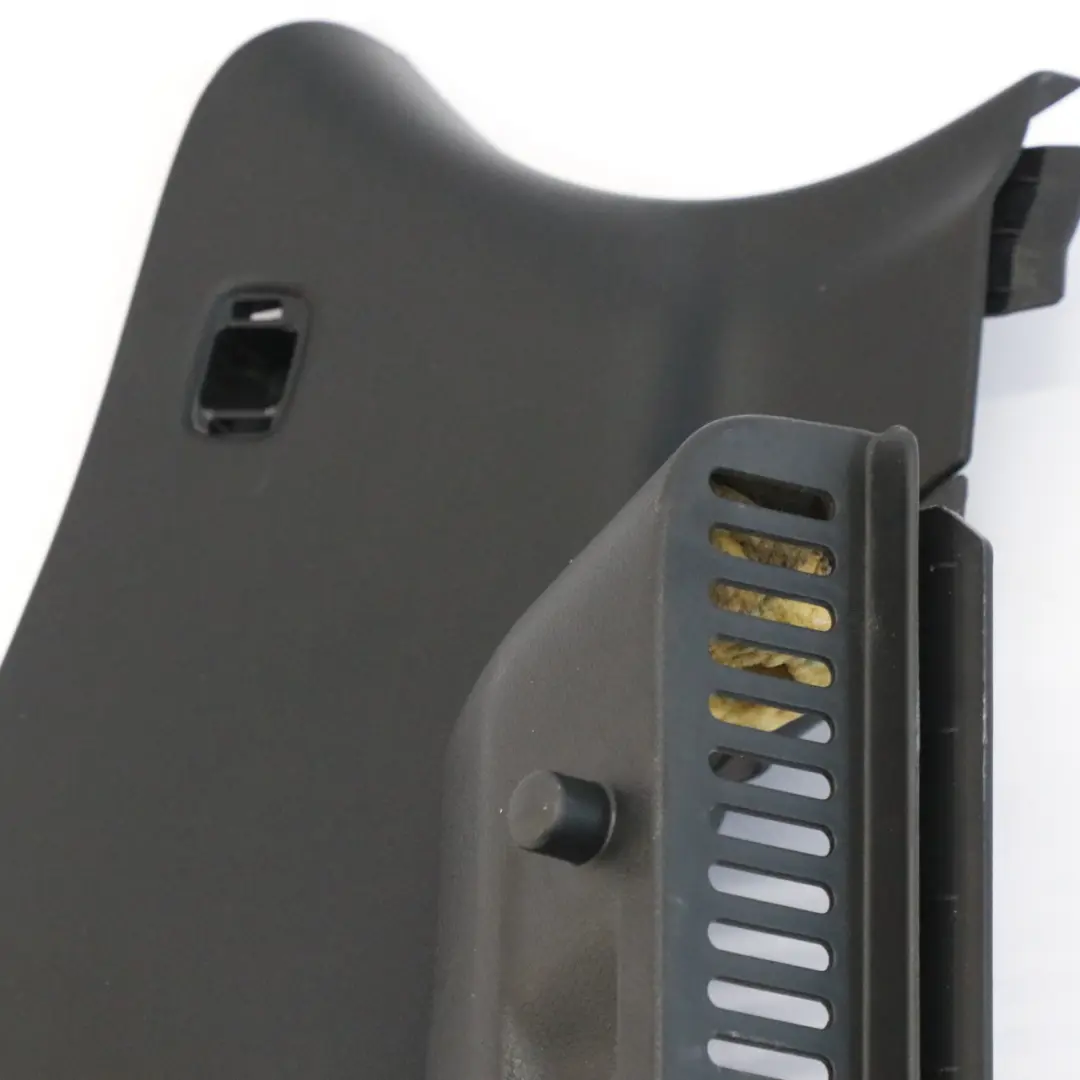 C-Rivestimento del montante Coperchio Posteriore Sinistro Nero per Mercedes GLA X156 con numero di parte A1566904300 Mercedes GLA X156 C-Rivestimento del montante Coperchio Posteriore Sinistro Nero - SKU A1566904300 - Numero di parte A1566904300