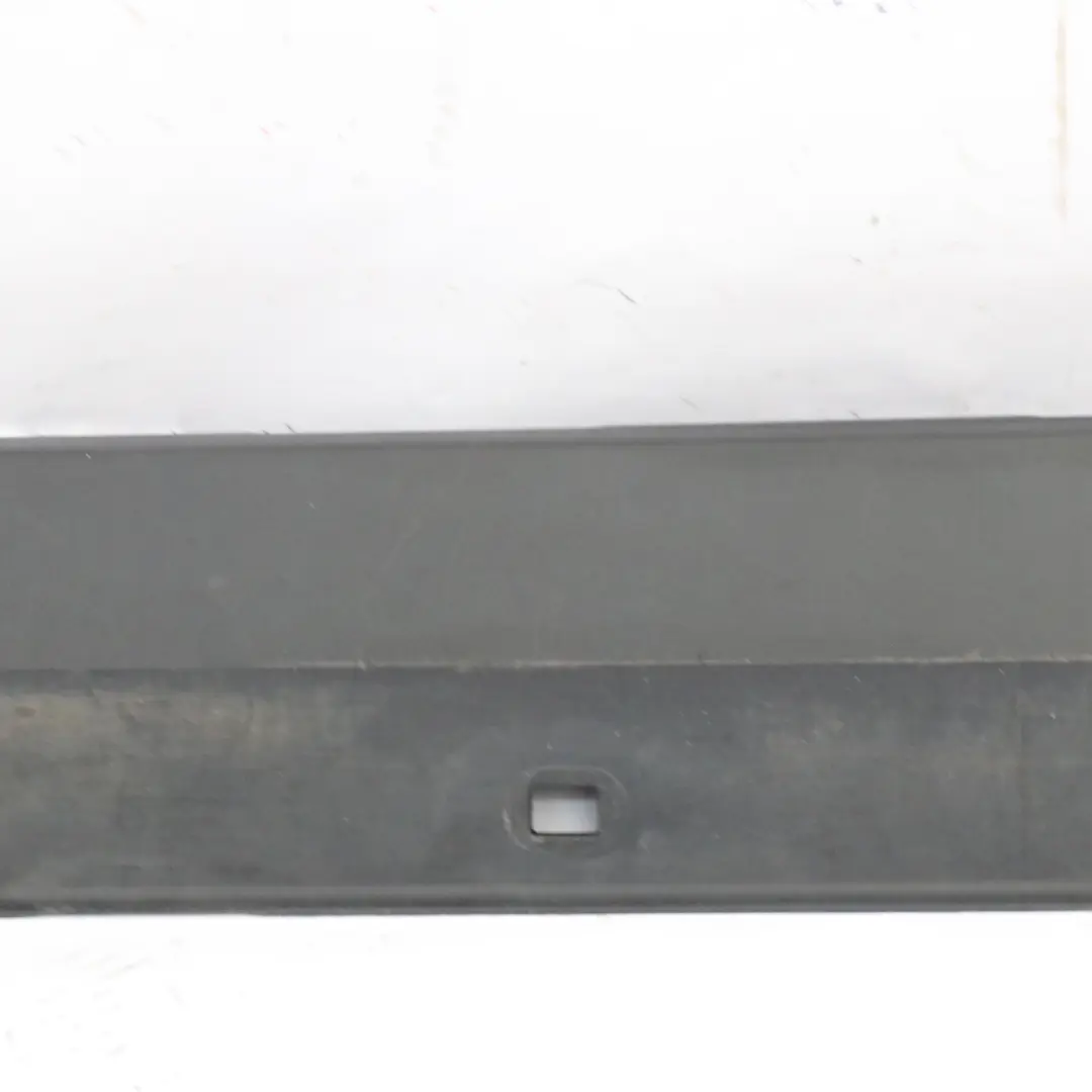 Striscia di soglia portiera laterale sinistra Nero Kosmos - 191 per Mercedes X156 con numero di parte A1566980754 Mercedes X156 Striscia di soglia portiera laterale sinistra Nero Kosmos - 191 - SKU A1566980754-KB - Numero di parte A1566980754