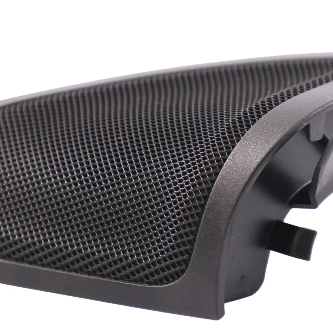 Altavoz delantero Triángulo Puerta Izquierda Negro para Mercedes GLA X156 con número de pieza A1567200111 Mercedes GLA X156 Altavoz delantero Triángulo Puerta Izquierda Negro - SKU A1567200111 - Número de pieza A1567200111