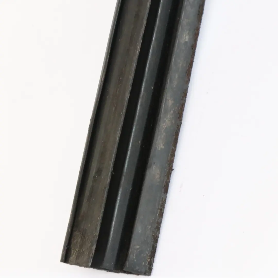 Mercedes X156 Fensterrahmen Vordertür Links Abdeckung Trim Dichtung Schwarz - SKU A1567250125 - Teilenummer A1567250125