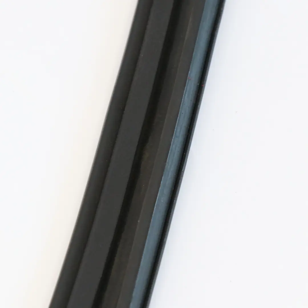Mercedes X156 Fensterrahmen Vordertür Links Abdeckung Trim Dichtung Schwarz - SKU A1567250125 - Teilenummer A1567250125