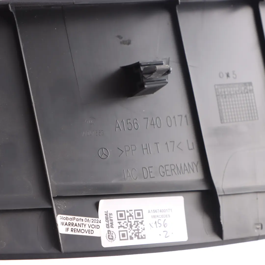 Tapa maletero Interior Ventana Trasera Derecha para Mercedes GLA X156 con número de pieza A1567400171 Mercedes GLA X156 Tapa maletero Interior Ventana Trasera Derecha - SKU A1567400171 - Número de pieza A1567400171