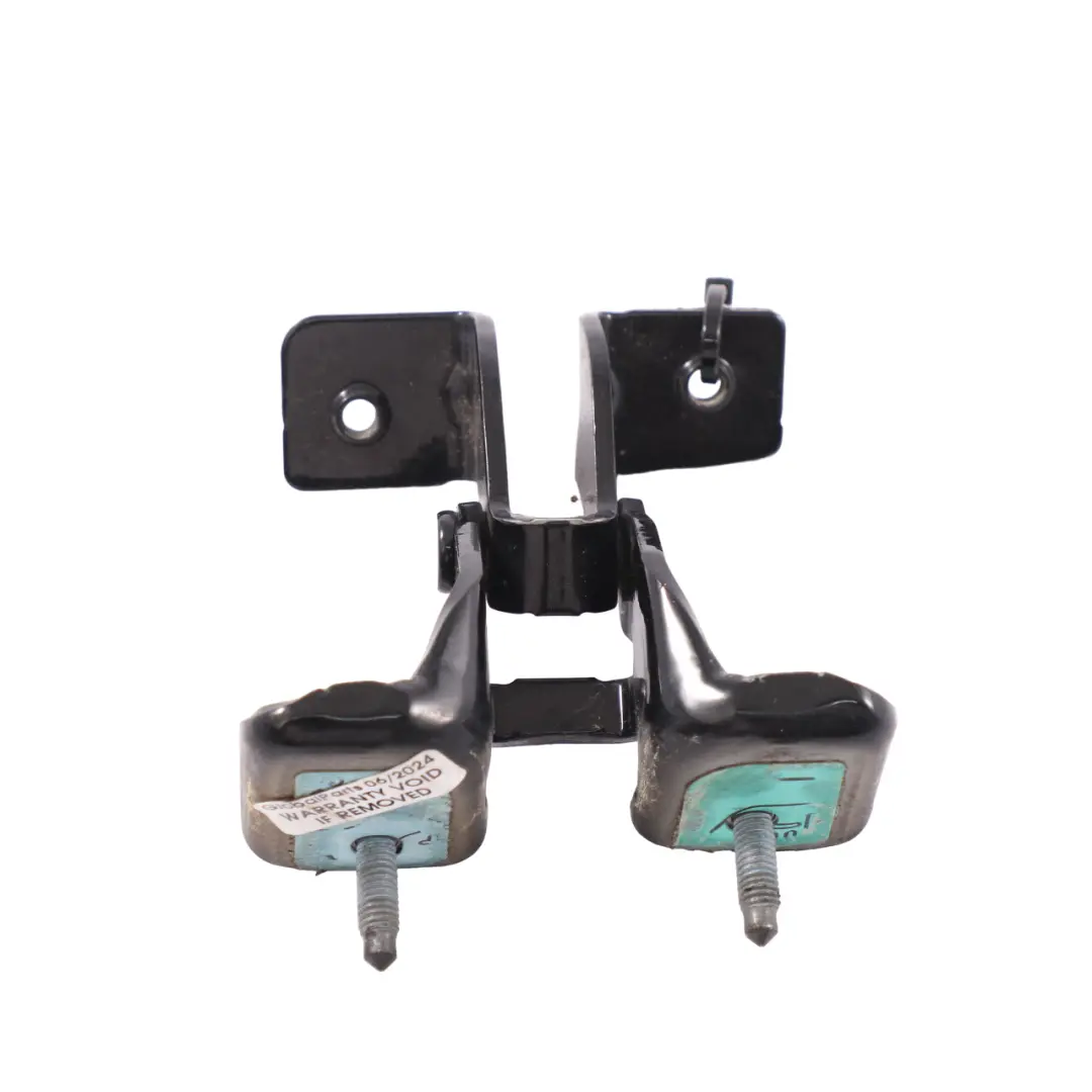 Bisagra de la tapa del maletero derecha Kosmos Black 191 para Mercedes CLA X156 C117 con número de pieza A1567400237 Mercedes CLA X156 C117 Bisagra de la tapa del maletero derecha Kosmos Black 191 - SKU A1567400237-KB - Número de pieza A1567400237