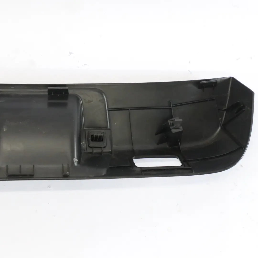 Coperchio del baule Maniglia di chiusura Trim Nero per Mercedes GLA X156 con numero di parte A1567400272 Mercedes GLA X156 Coperchio del baule Maniglia di chiusura Trim Nero - SKU A1567400272 - Numero di parte A1567400272