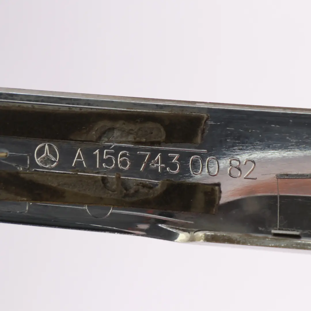 Listwa Ozdobna Klapy Bagażnika do Mercedes GLA X156 o numerze A1567430082 Mercedes GLA X156 Listwa Ozdobna Klapy Bagażnika - SKU A1567430082 - Numer Części A1567430082