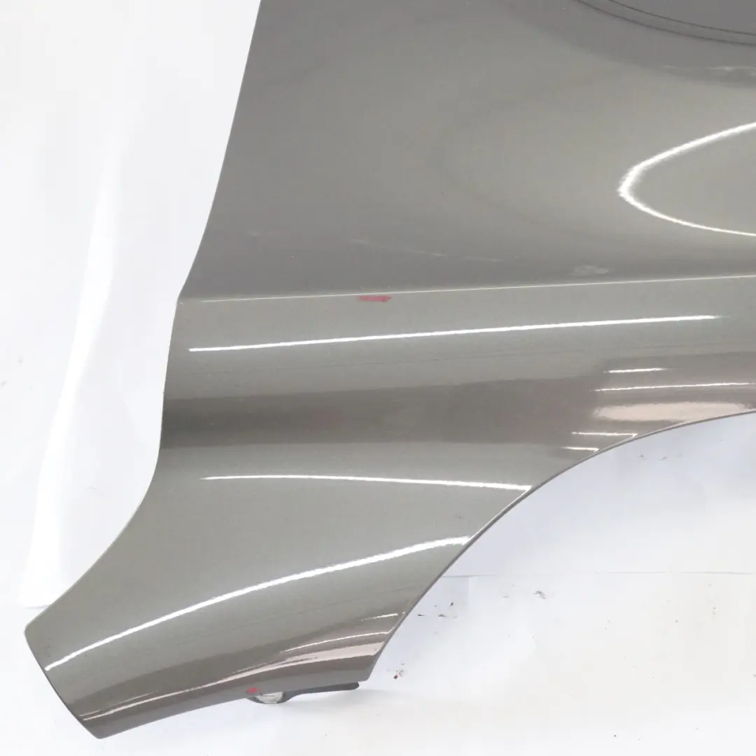 Aile Avant Gauche Mountain Grey Gris Métallisé - 787 pour Mercedes X156 à propos du numéro de pièce A1568800118 Mercedes X156 Aile Avant Gauche Mountain Grey Gris Métallisé - 787 - SKU A1568800118-MG1 - Numéro de pièce A1568800118