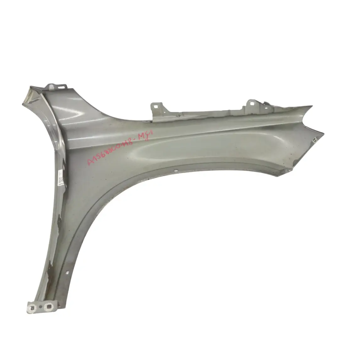 Parafango anteriore sinistro Mountain Grey Metallic - 787 per Mercedes X156 con numero di parte A1568800118 Mercedes X156 Parafango anteriore sinistro Mountain Grey Metallic - 787 - SKU A1568800118-MG1 - Numero di parte A1568800118