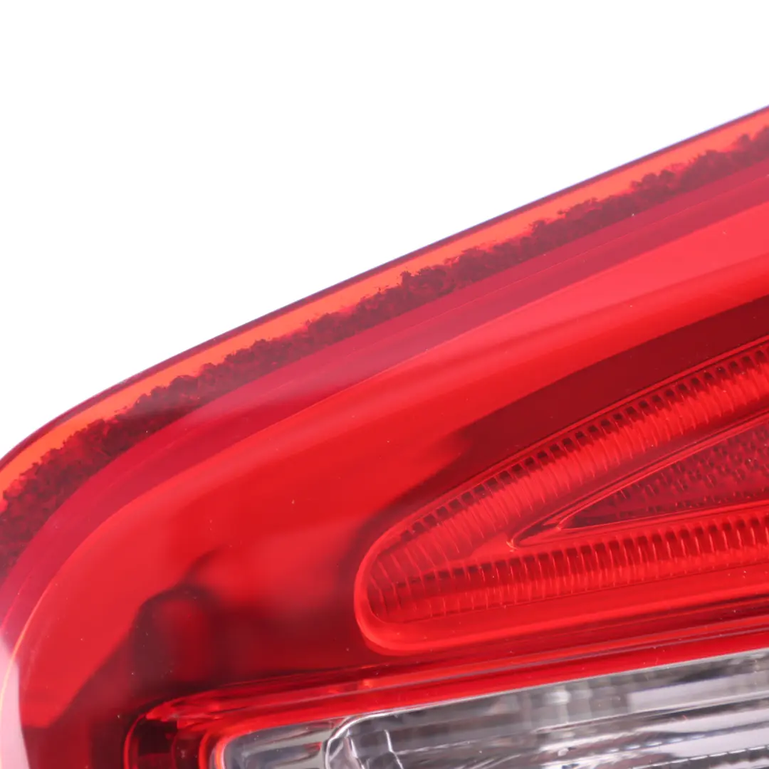 Lampa W Klapę Tylna Prawa Tył Prawy do Mercedes X156 o numerze A1569061258 Mercedes X156 Lampa W Klapę Tylna Prawa Tył Prawy - SKU A1569061258 - Numer Części A1569061258