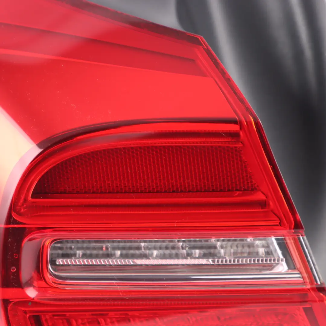 Mercedes GLA X156 Luz trasera lateral trasera exterior Izquierda - SKU A1569061958 - Número de pieza A1569061958