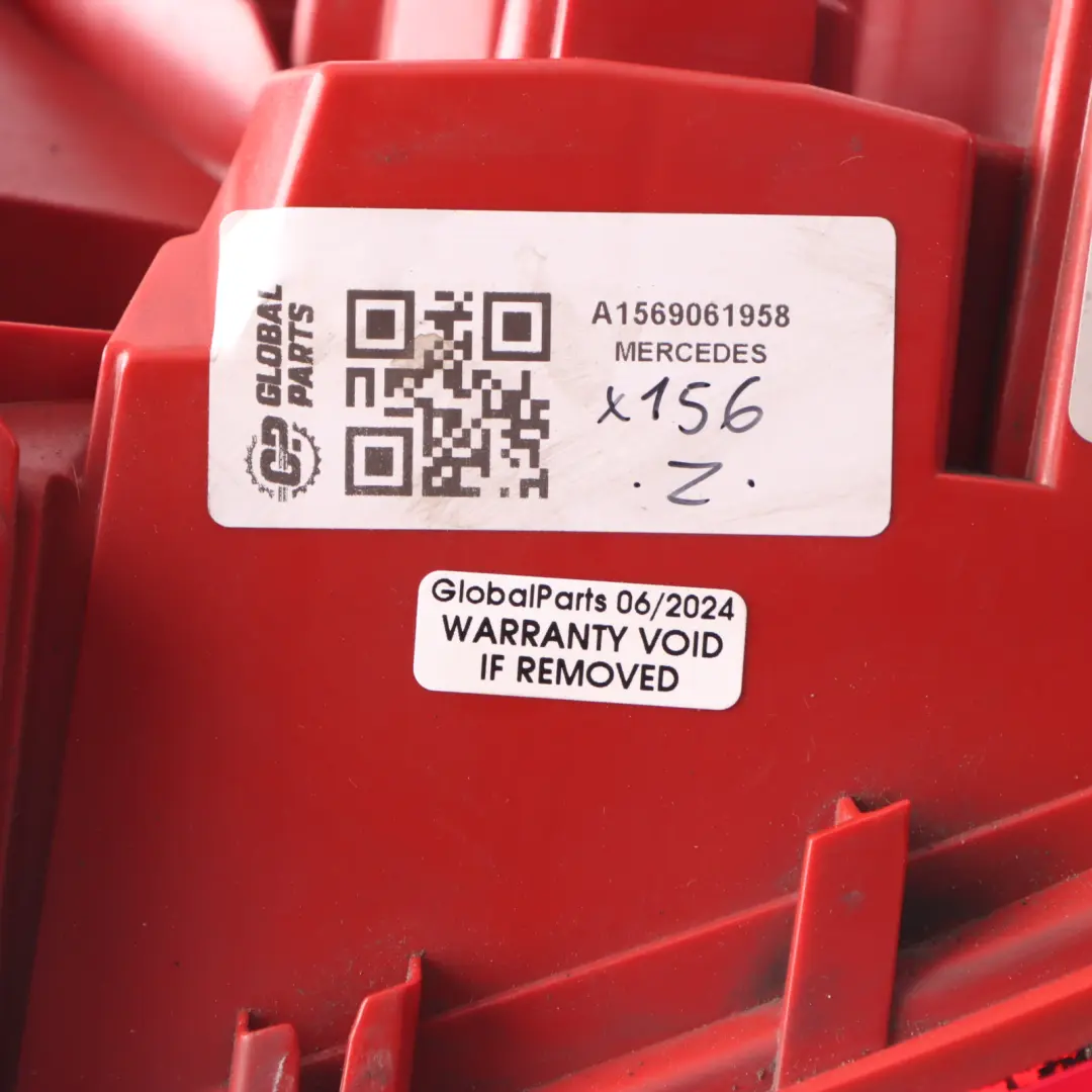 Feu arrière latéral gauche pour Mercedes GLA X156 à propos du numéro de pièce A1569061958 Mercedes GLA X156 Feu arrière latéral gauche - SKU A1569061958 - Numéro de pièce A1569061958