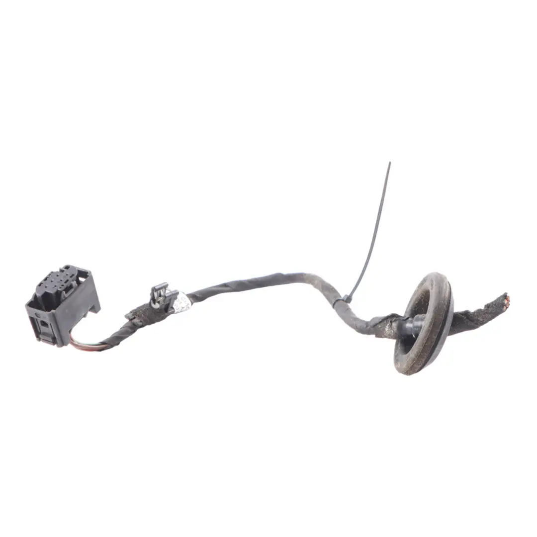 Mercedes X156 Wtyczka Przewodu Lampy Tylnej Prawa Klapa A1569061158 - SKU A1569062058-2 - Numer Części A1569062058