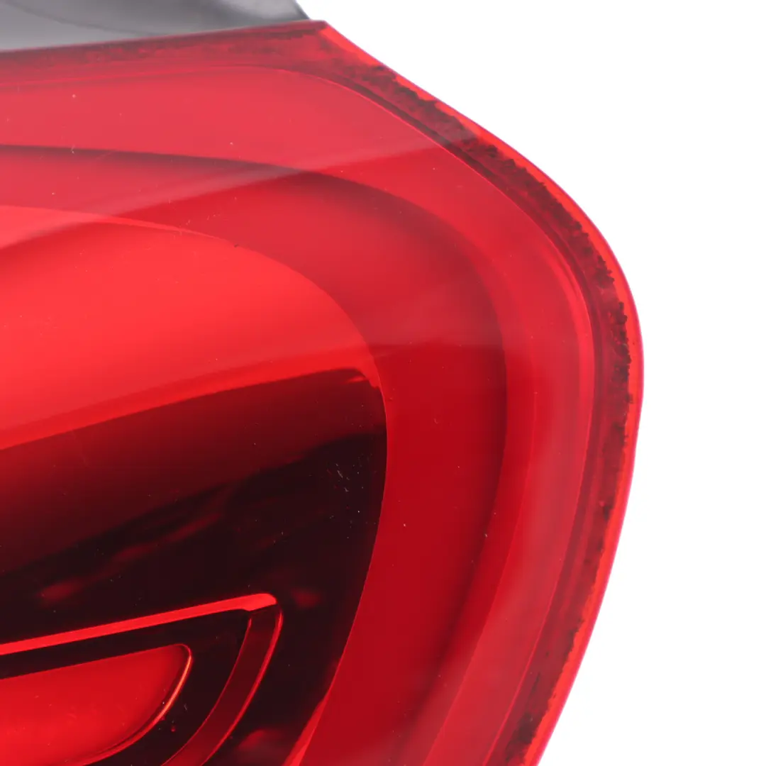 Feu arrière latéral droit pour Mercedes X156 à propos du numéro de pièce A1569062058 Mercedes X156 Feu arrière latéral droit - SKU A1569062058 - Numéro de pièce A1569062058