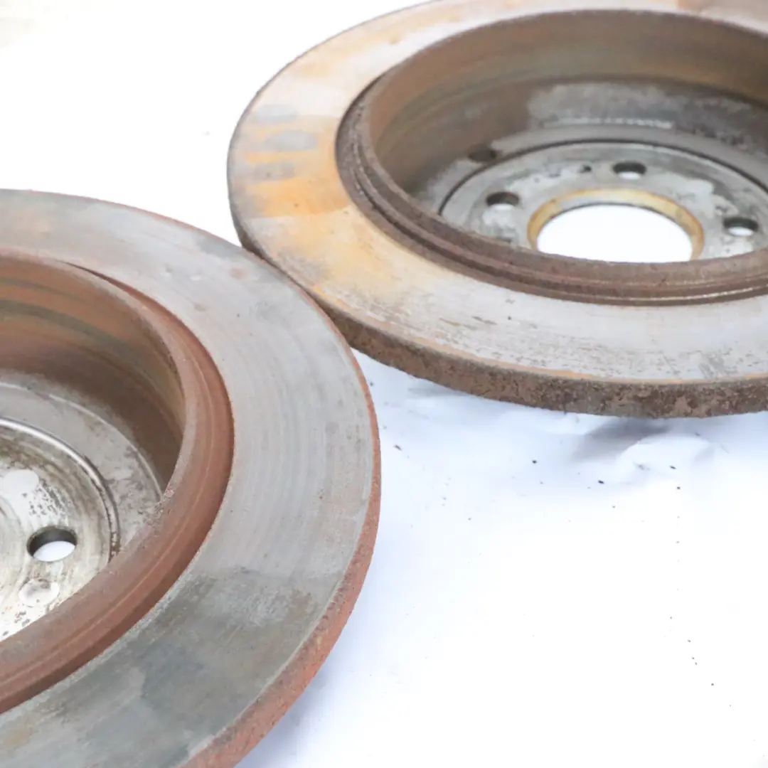 Jeu de disques de frein arrière gauche droit pour Mercedes W164 X164 à propos du numéro de pièce A1644231212 Mercedes W164 X164 Jeu de disques de frein arrière gauche droit - SKU A1644231212 - Numéro de pièce A1644231212