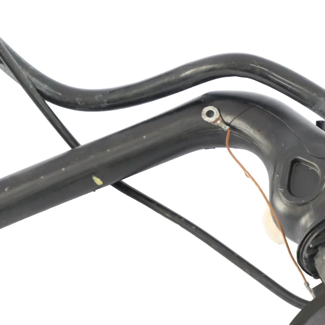 Tuyau de remplissage du réservoir de carburant pour Mercedes W164 Diesel à propos du numéro de pièce A1644703020 Mercedes W164 Diesel Tuyau de remplissage du réservoir de carburant - SKU A1644703020 - Numéro de pièce A1644703020