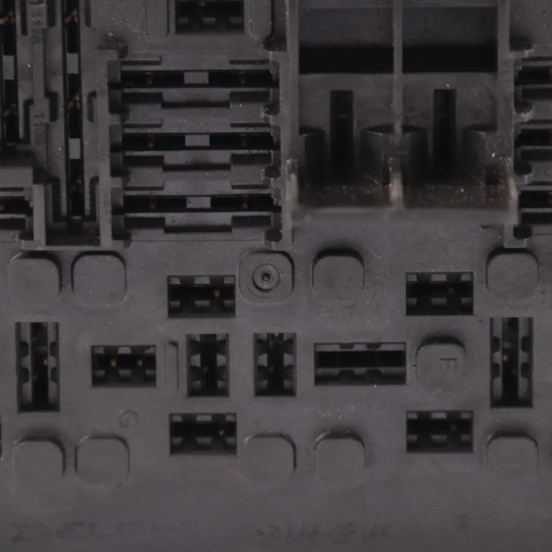 Scatola dei fusibili Modulo relè Unità controllo per Mercedes W164 W251 con numero di parte A1645403572 Mercedes W164 W251 Scatola dei fusibili Modulo relè Unità controllo - SKU A1645403572-1 - Numero di parte A1645403572