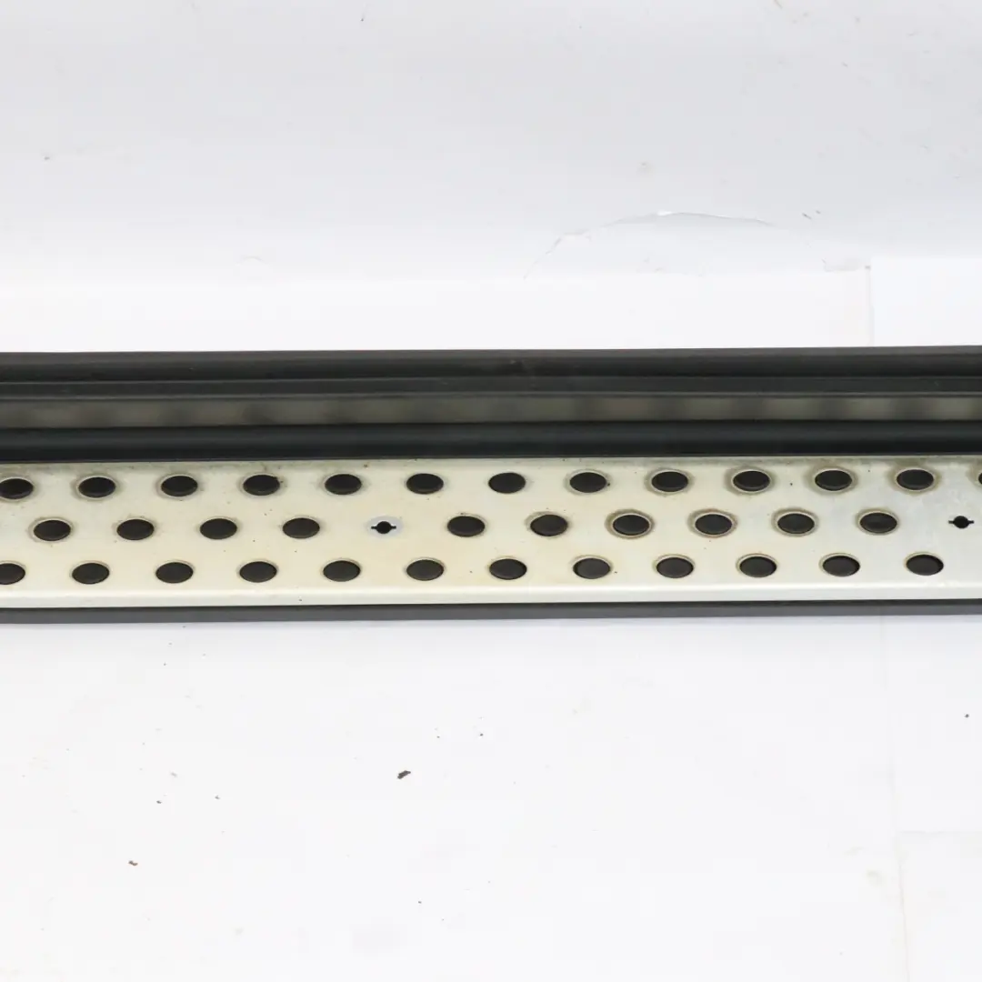 Plaque de seuil d'entrée de porte avant droite pour Mercedes ML W164 à propos du numéro de pièce A1646901475 Mercedes ML W164 Plaque de seuil d'entrée de porte avant droite - SKU A1646901475-1 - Numéro de pièce A1646901475