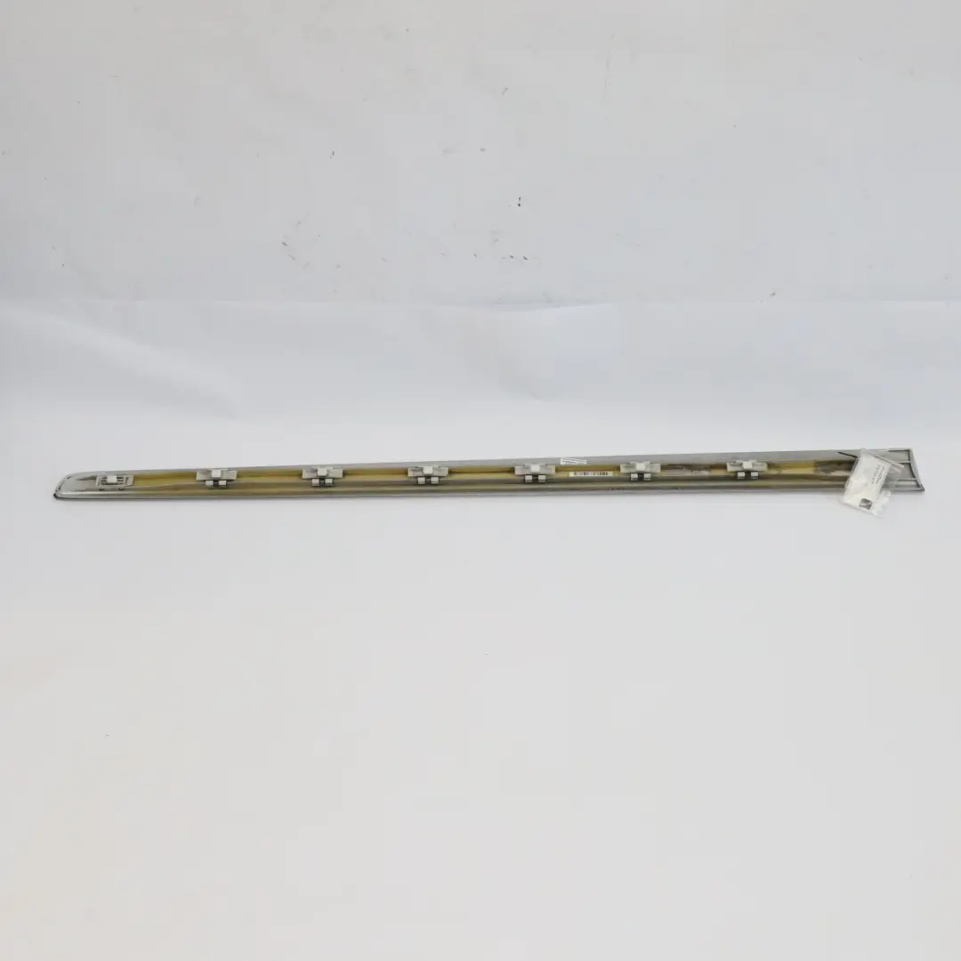 Moulure de porte avant gauche argent iridium métallisé - 775 pour Mercedes ML W164 à propos du numéro de pièce A1646905162 Mercedes ML W164 Moulure de porte avant gauche argent iridium métallisé - 775 - SKU A1646905162-IRS1 - Numéro de pièce A1646905162