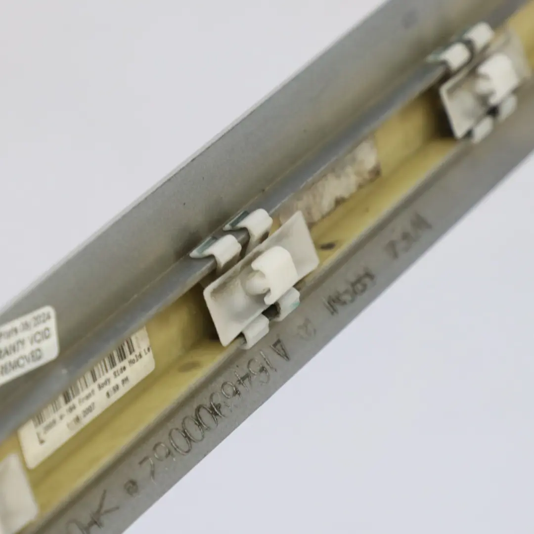 Mercedes ML W164 Vordere Linke Tür Verkleidungs Leiste Iridium Silber - 775 - SKU A1646905162-IRS1 - Teilenummer A1646905162