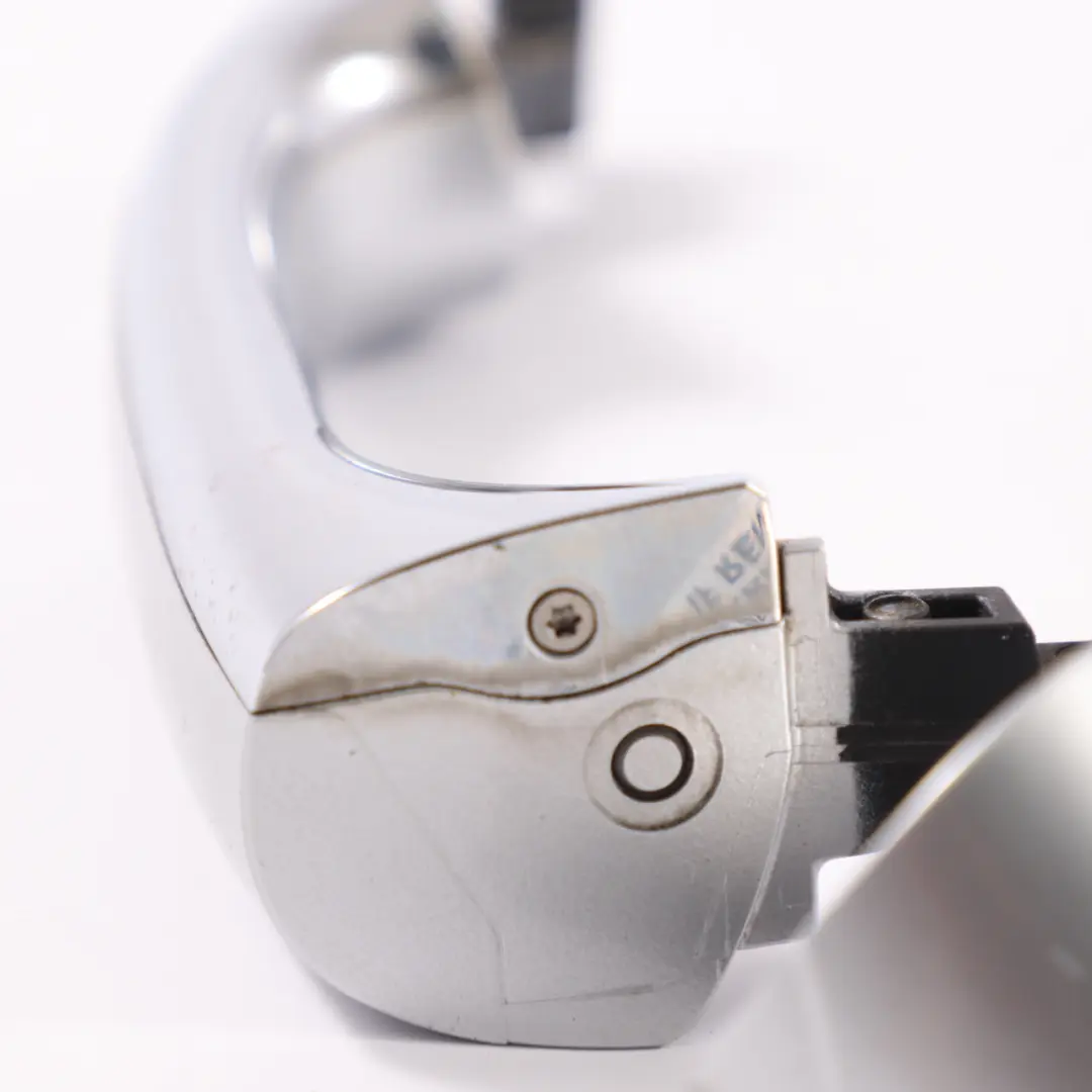 Tirador puerta exterior delantero izquierdo Iridium Silver 775 para Mercedes ML W164 con número de pieza A1647600370 Mercedes ML W164 Tirador puerta exterior delantero izquierdo Iridium Silver 775 - SKU A1647600370-IRS - Número de pieza A1647600370