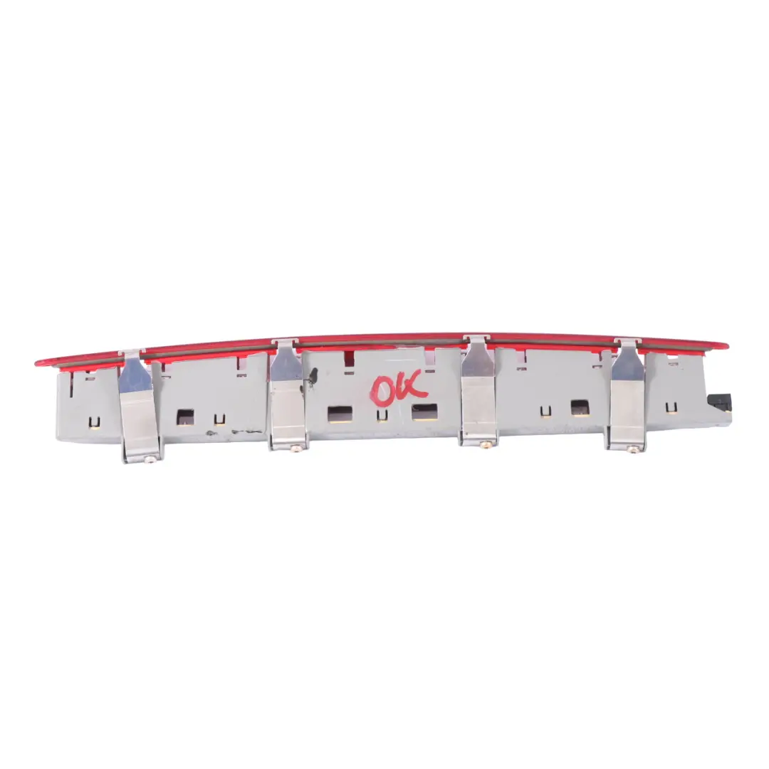 Trzecie Światło Stop do Mercedes ML W164 o numerze A1648201056 Mercedes ML W164 Trzecie Światło Stop - SKU A1648201056 - Numer Części A1648201056