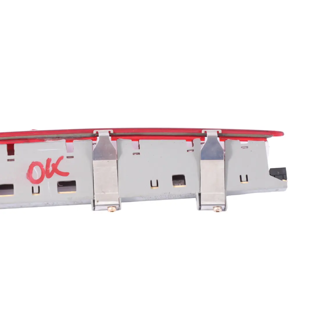 Trzecie Światło Stop do Mercedes ML W164 o numerze A1648201056 Mercedes ML W164 Trzecie Światło Stop - SKU A1648201056 - Numer Części A1648201056