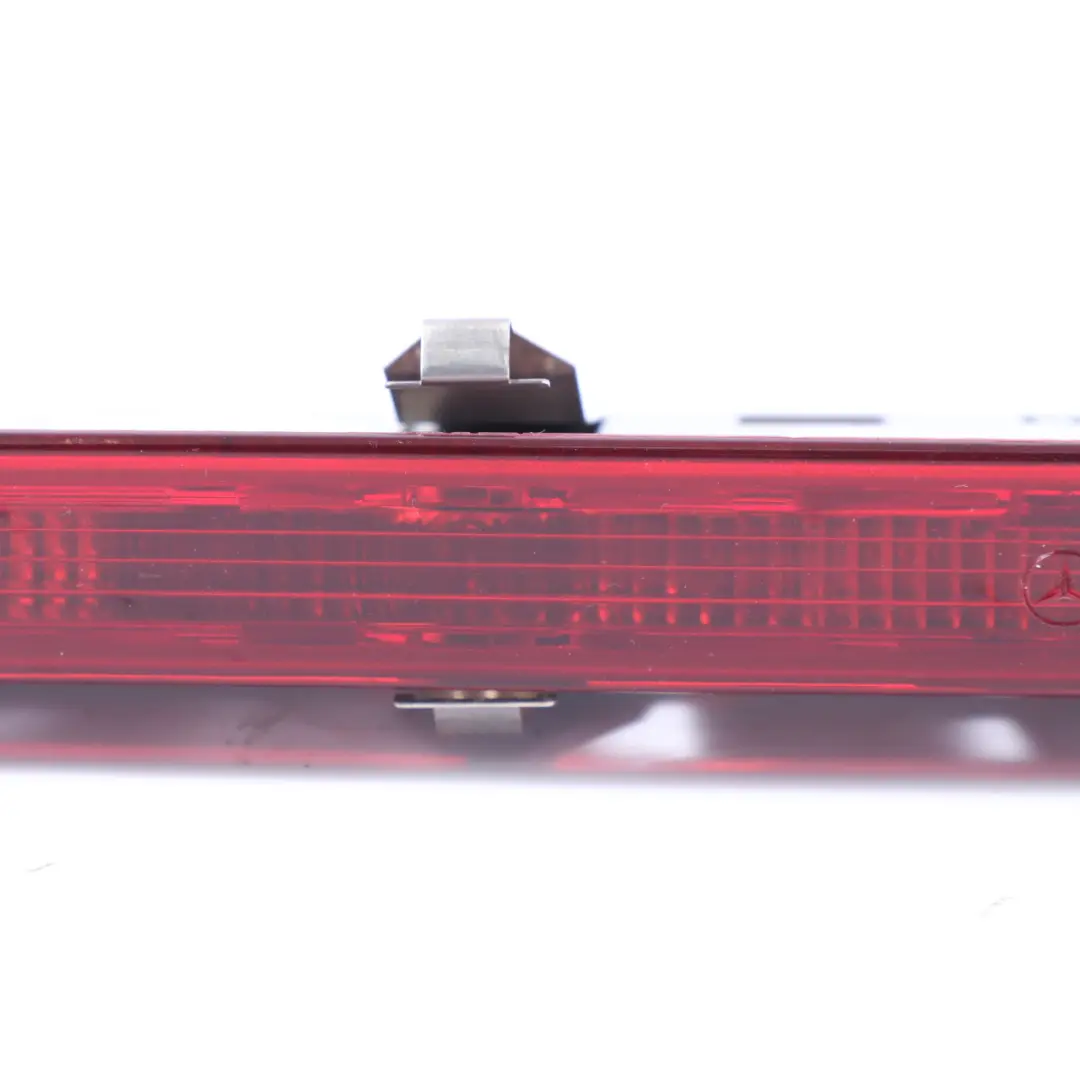 Mercedes ML W164 Tercera Luz De Freno Trasera Adicional - SKU A1648201056 - Número de pieza A1648201056