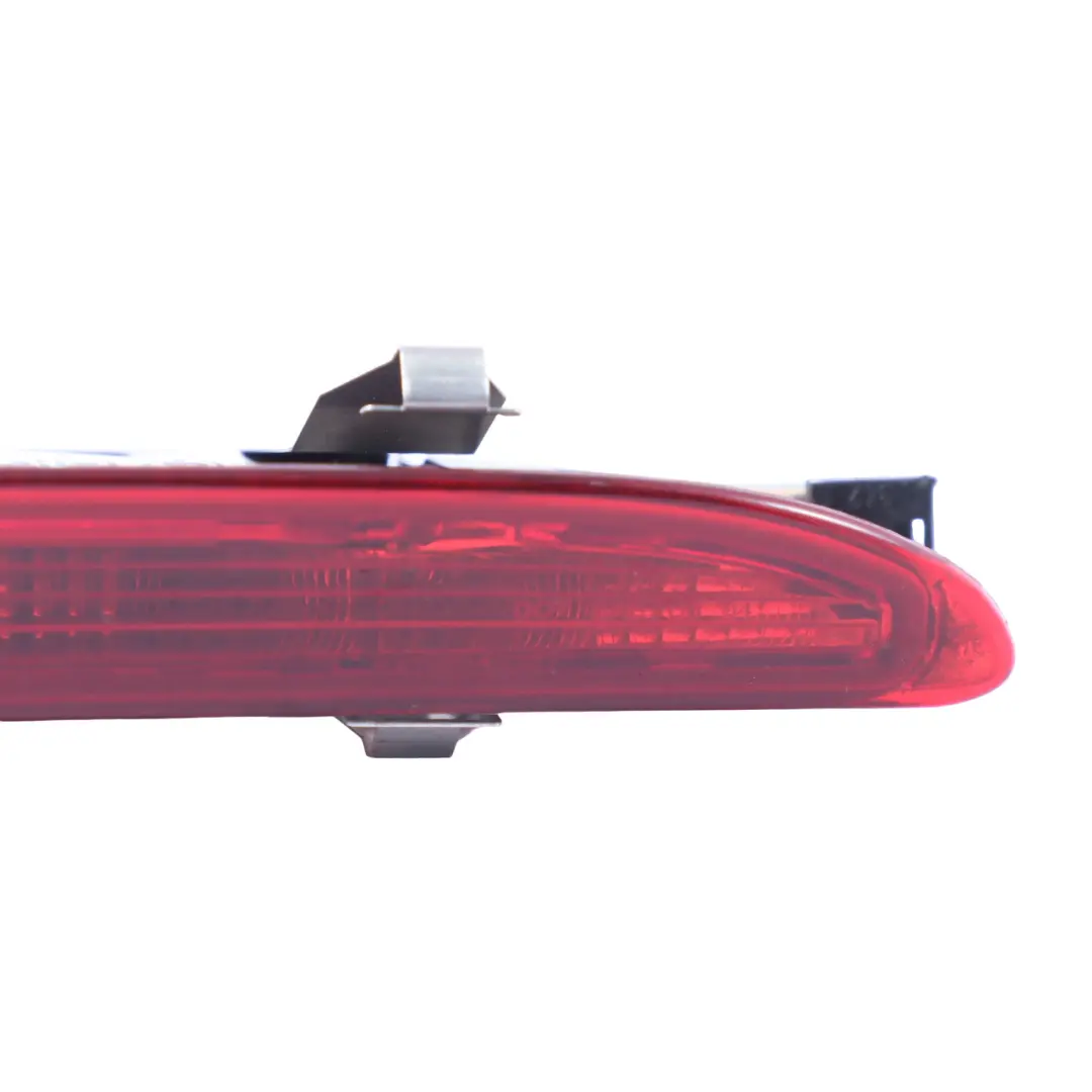 Hinten Zusätz Liche Dritte Brems Leuchte für Mercedes ML W164 mit Teilenummer A1648201056 Mercedes ML W164 Hinten Zusätz Liche Dritte Brems Leuchte - SKU A1648201056 - Teilenummer A1648201056