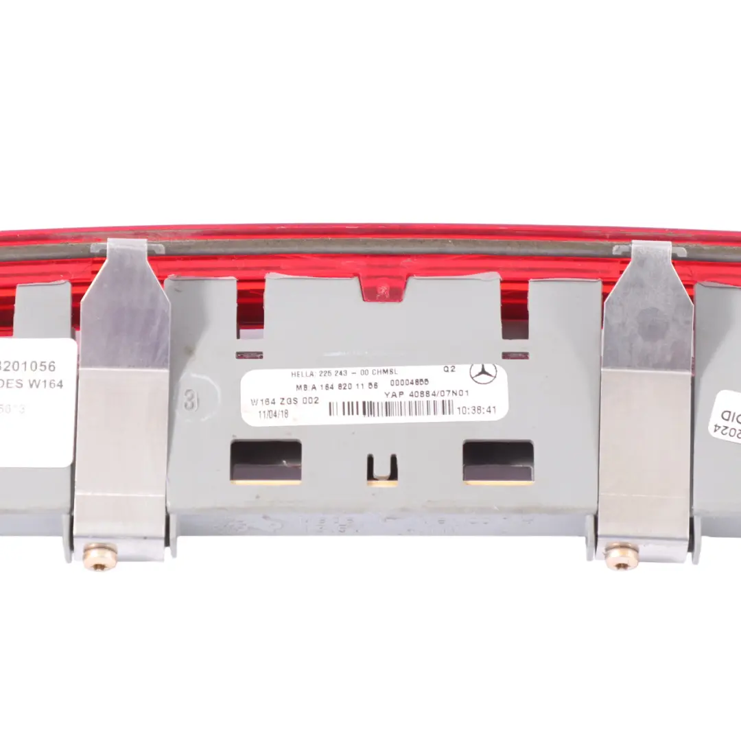 Feu Stop Arrière Supplémentaire pour Mercedes ML W164 à propos du numéro de pièce A1648201056 Mercedes ML W164 Feu Stop Arrière Supplémentaire - SKU A1648201056 - Numéro de pièce A1648201056