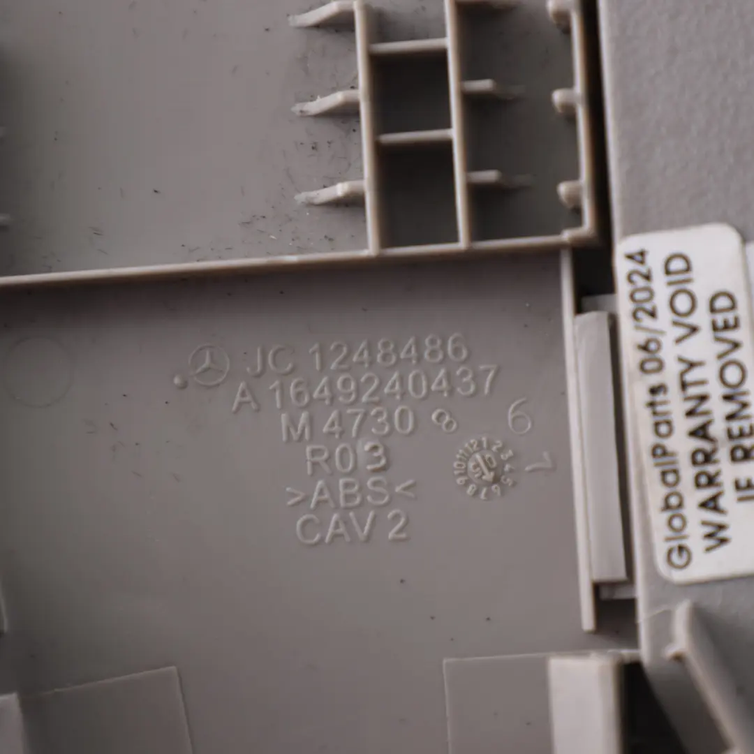 Zierleisten Abdeckung Grau für Mercedes W164 mit Teilenummer A1649240437 Mercedes W164 Zierleisten Abdeckung Grau - SKU A1649240437-1 - Teilenummer A1649240437