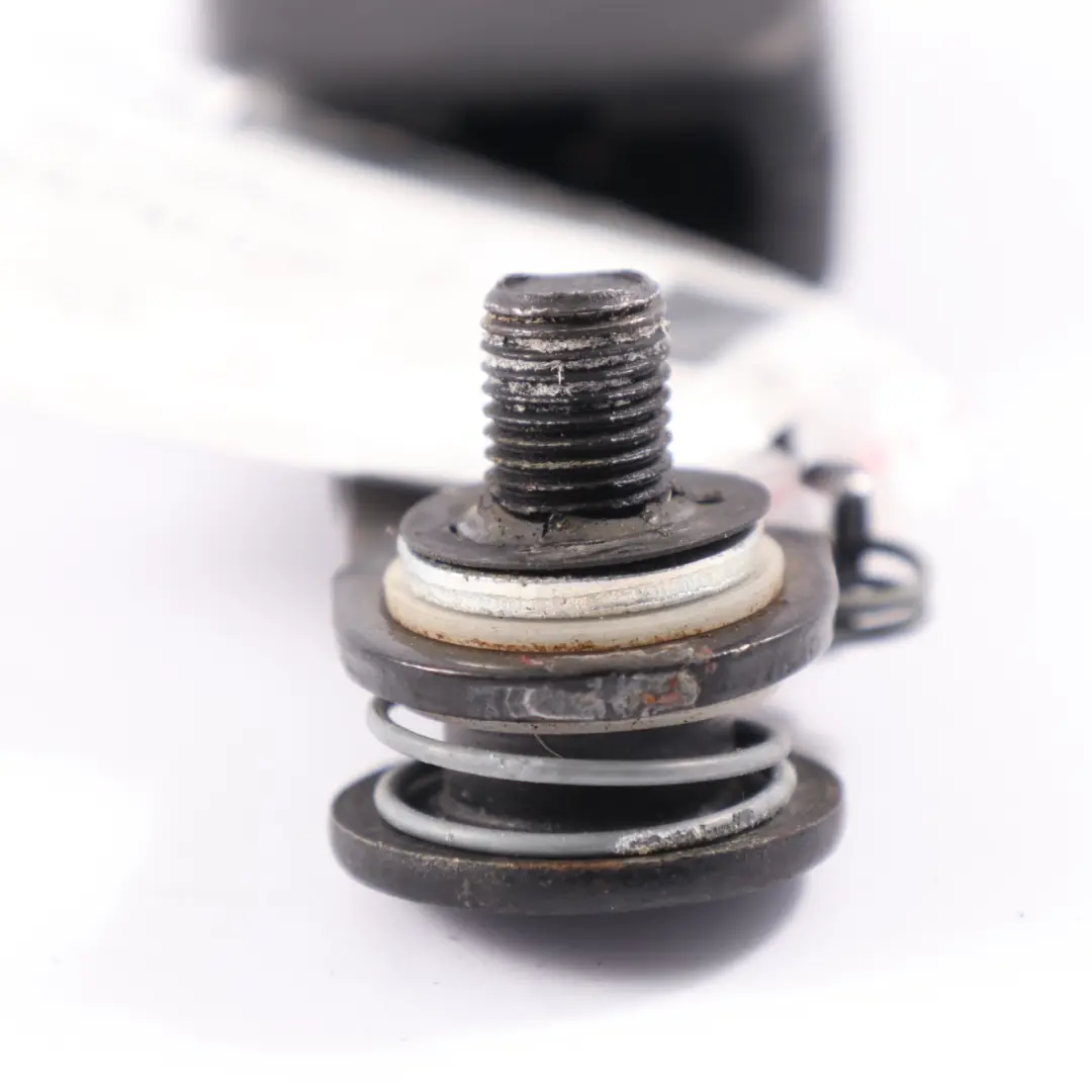 Loquet ceinture sécurité Boucle centrale arrière Noir pour Mercedes W164 à propos du numéro de pièce A1648601969 Mercedes W164 Loquet ceinture sécurité Boucle centrale arrière Noir - SKU A1648601969-1 - Numéro de pièce A1648601969