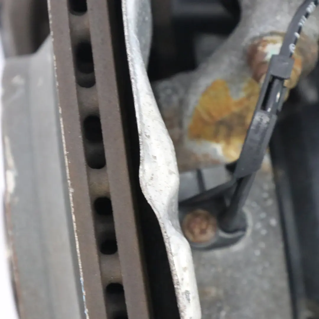 Suspension arrière gauche Jambes de force Frein à disque Mercedes C292 350 D - SKU A1663500108-3 - Numéro de pièce A1663500108