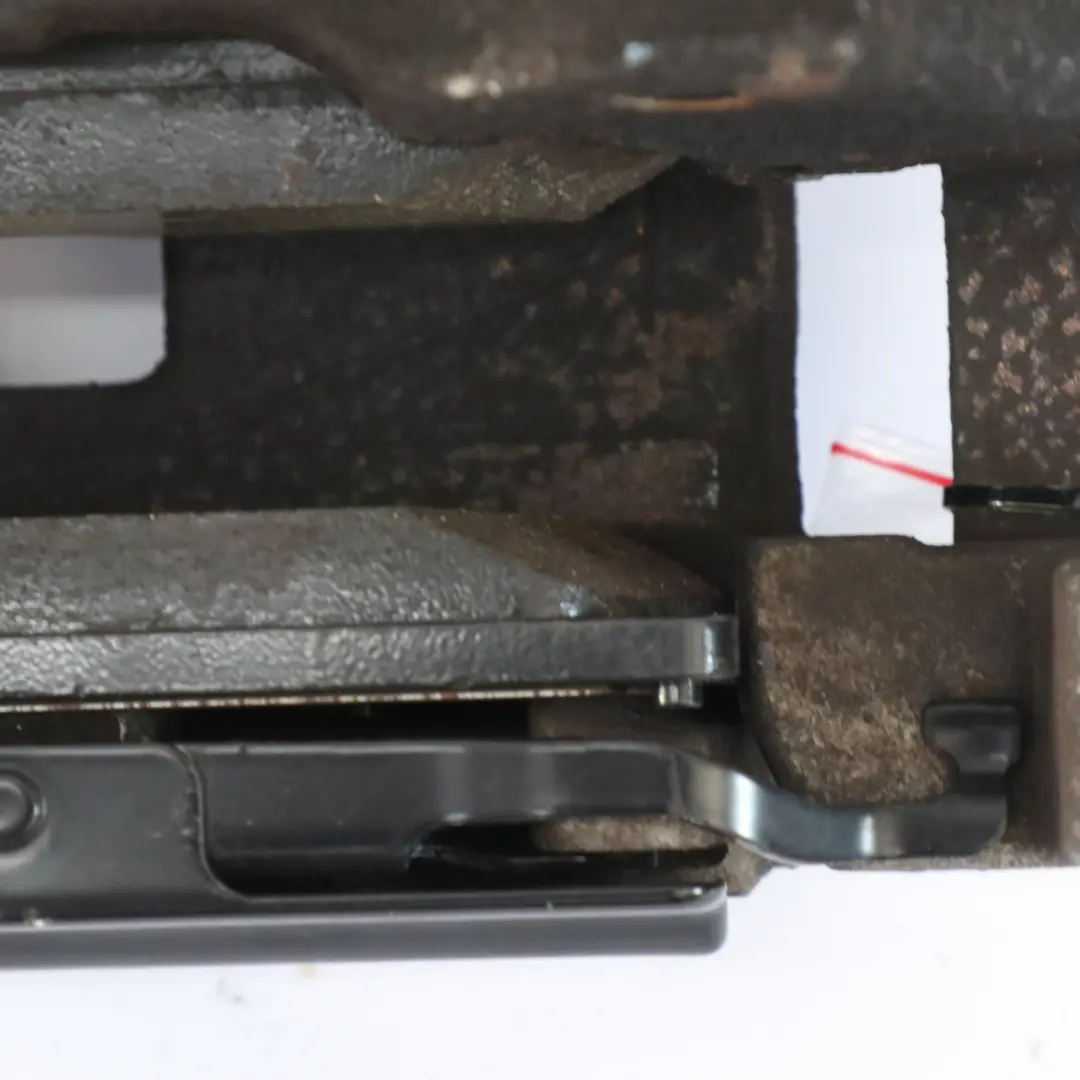 Pinza de freno delantera izquierda para Mercedes C292 con número de pieza A1664210581 Mercedes C292 Pinza de freno delantera izquierda - SKU A1664210581 - Número de pieza A1664210581