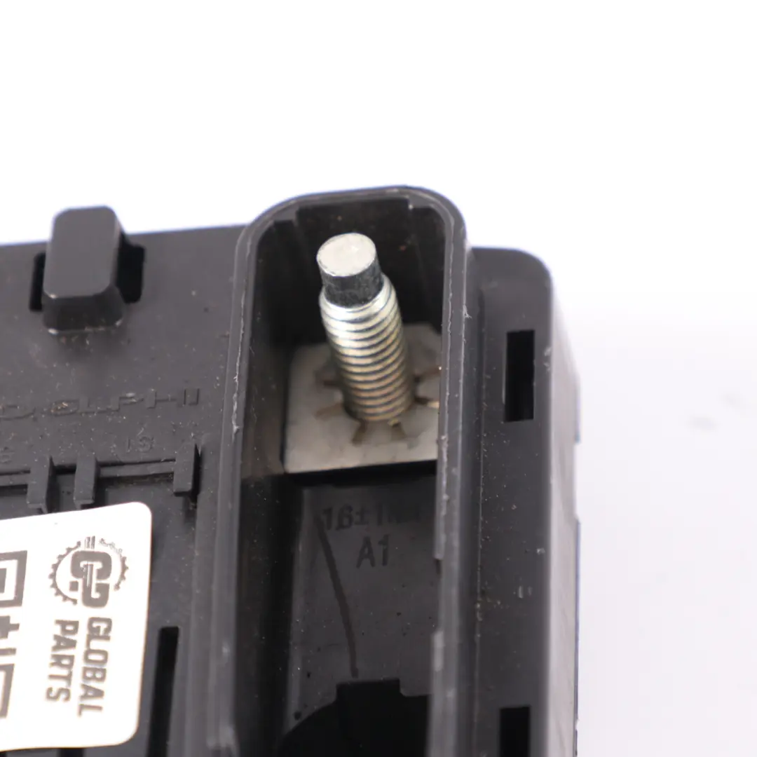 Mercedes W166 Skrzynka Rozdzielcza Zasilania Prefuse Box F32/4 - SKU A1665402950 - Numer Części A1665402950