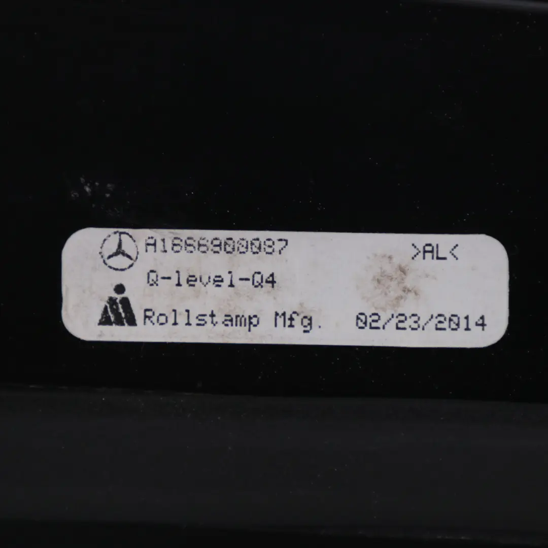 Listwa Osłona Ozdobna Drzwi Przednia Prawa do Mercedes W166 o numerze A1666900087 Mercedes W166 Listwa Osłona Ozdobna Drzwi Przednia Prawa - SKU A1666900087 - Numer Części A1666900087