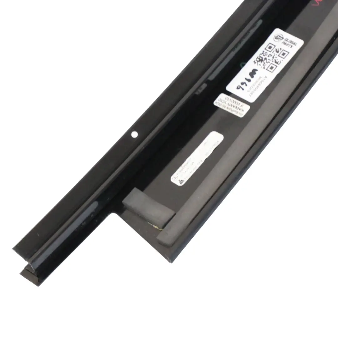 Mercedes W166 Coprire pannello Rivestimento montante B sinistra - SKU A1666900587 - Numero di parte A1666900587