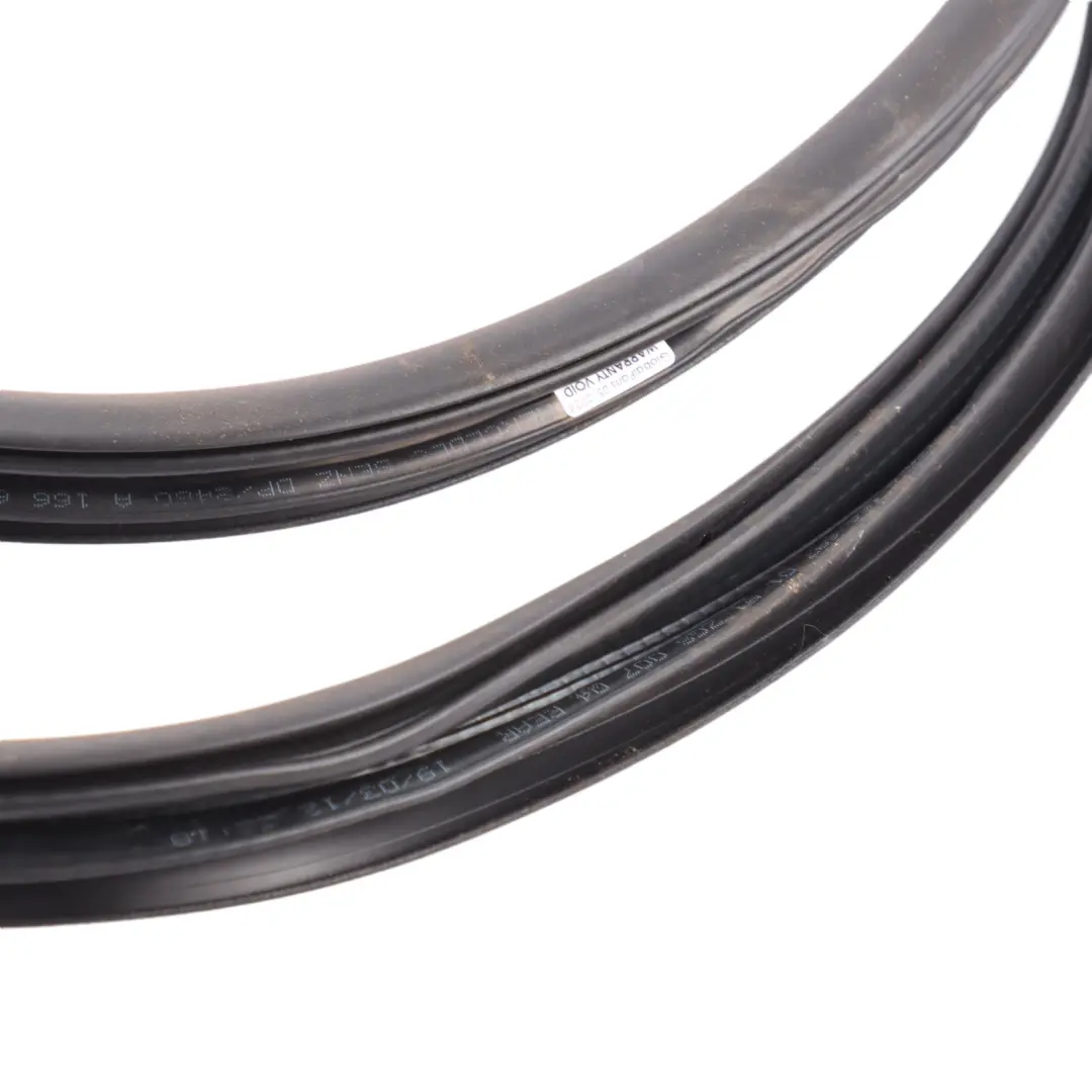 Joint Protection Porte Arrière Droite Gauche pour Mercedes ML W166 à propos du numéro de pièce A1666970151 Mercedes ML W166 Joint Protection Porte Arrière Droite Gauche - SKU A1666970151 - Numéro de pièce A1666970151