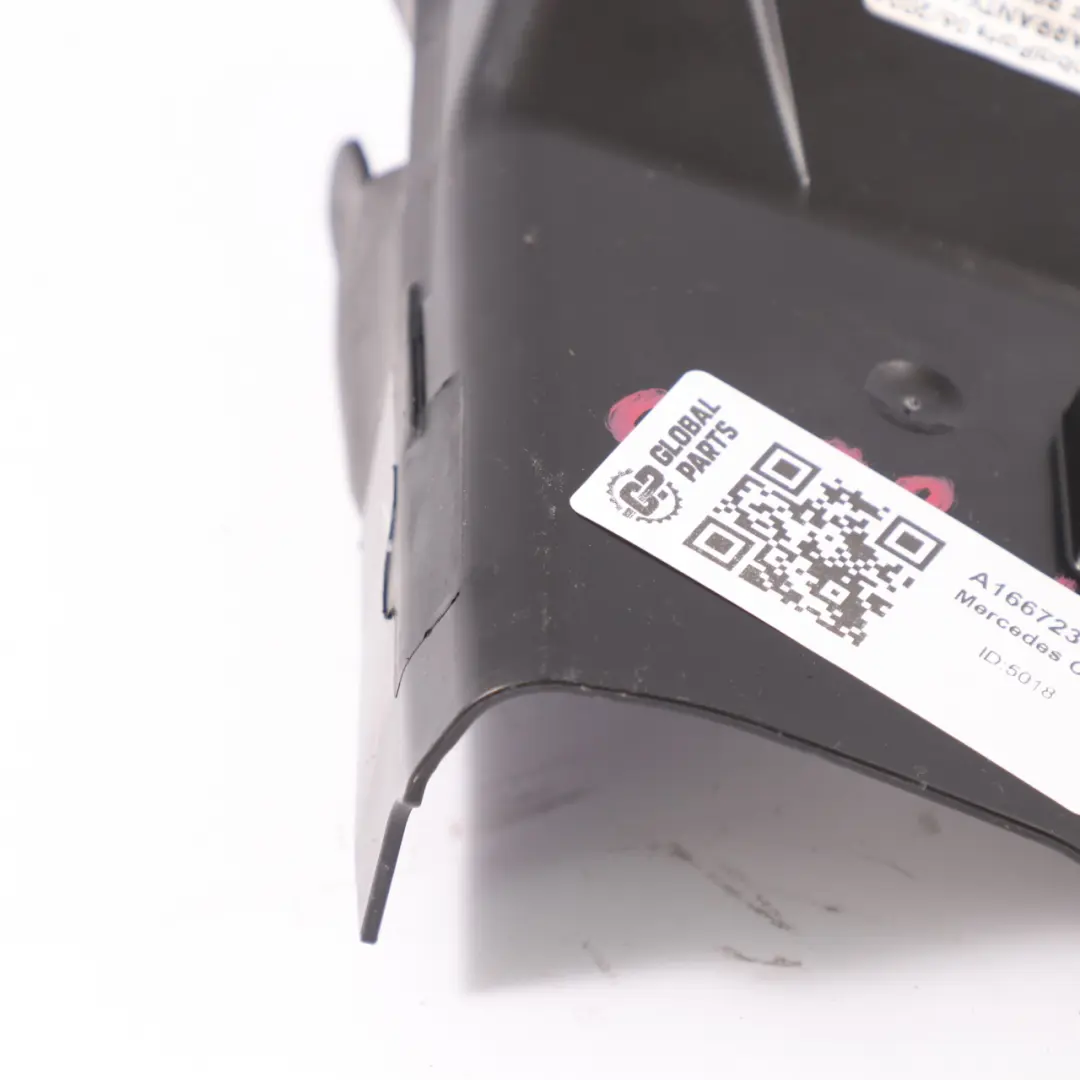 Osłona Zamka Drzwi Przednich Lewa do Mercedes ML W166 GLE C292 o numerze A1667230908 Mercedes ML W166 GLE C292 Osłona Zamka Drzwi Przednich Lewa - SKU A1667230908 - Numer Części A1667230908