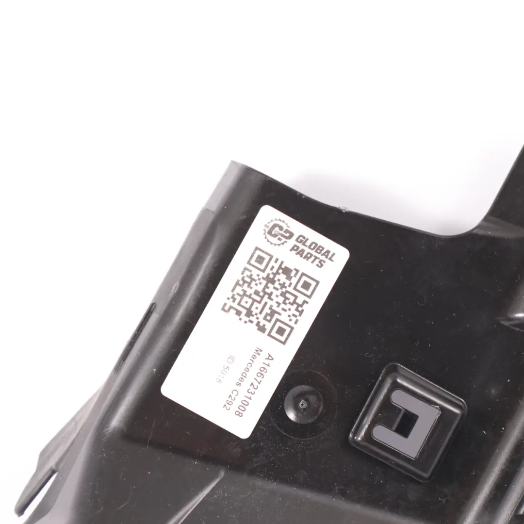 Serrure de Porte Avant Droite Couverture pour Mercedes ML W166 GLE C292 à propos du numéro de pièce A1667231008 Mercedes ML W166 GLE C292 Serrure de Porte Avant Droite Couverture - SKU A1667231008 - Numéro de pièce A1667231008