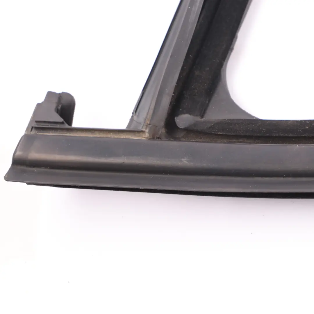 Window Guide Mercedes ML W166 Front Left N/S Door Seal Guide Rail to with Part number A1667250125 Window Guide Mercedes ML W166 Front Left N/S Door Seal Guide Rail - SKU A1667250125 - Part number A1667250125