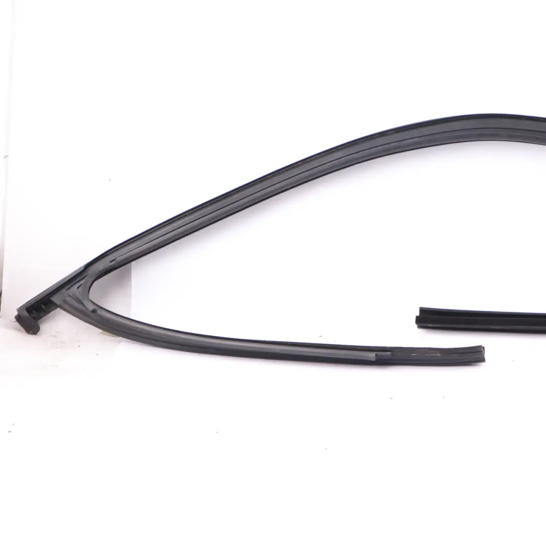 Window Guide Mercedes ML W166 Front Left N/S Door Seal Guide Rail to with Part number A1667250125 Window Guide Mercedes ML W166 Front Left N/S Door Seal Guide Rail - SKU A1667250125 - Part number A1667250125