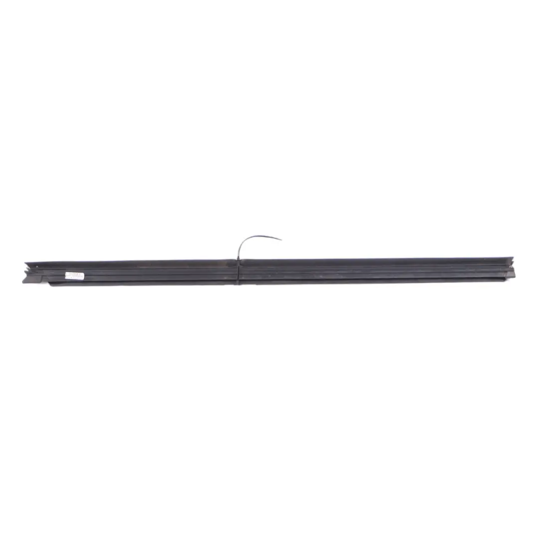 Mercedes W166 Porta guarnizione Guarnizione anteriore sinistra - SKU A1667250365 - Numero di parte A1667250365