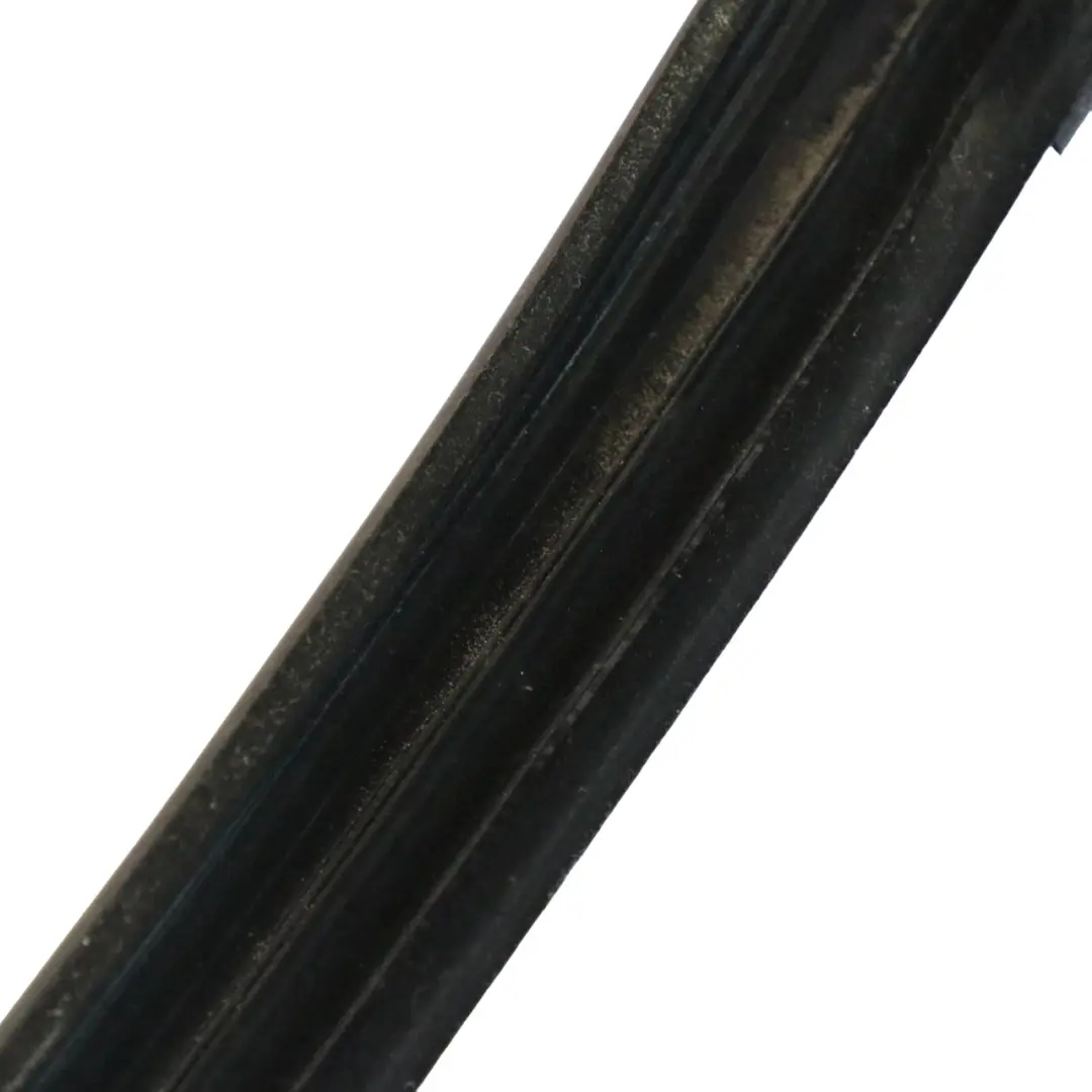 Guarnizione Bordo Porta Anteriore Sinistra Gomma per Mercedes W166 con numero di parte A1667252300 Mercedes W166 Guarnizione Bordo Porta Anteriore Sinistra Gomma - SKU A1667252300 - Numero di parte A1667252300