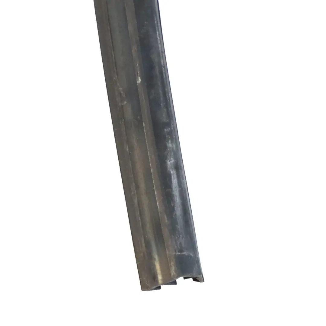 Mercedes W166 Guarnizione Bordo Porta Anteriore Sinistra Gomma - SKU A1667252300 - Numero di parte A1667252300