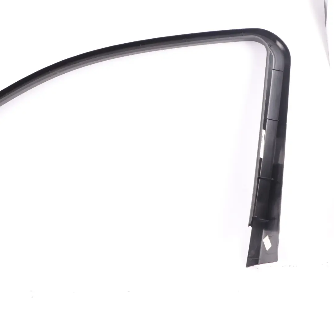 Cadre De Vitre Avant Gauche Garniture Noire pour Mercedes ML W166 à propos du numéro de pièce A1667270178 Mercedes ML W166 Cadre De Vitre Avant Gauche Garniture Noire - SKU A1667270178 - Numéro de pièce A1667270178