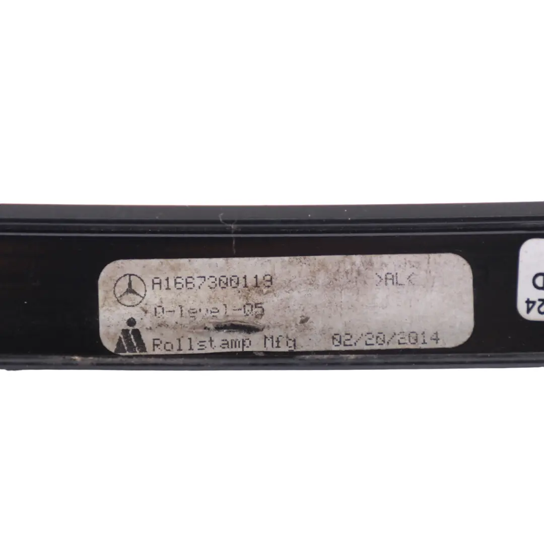 Joint d'étanchéité vitre de porte arrière gauche pour Mercedes W166 à propos du numéro de pièce A1667300119 Mercedes W166 Joint d'étanchéité vitre de porte arrière gauche - SKU A1667300119 - Numéro de pièce A1667300119