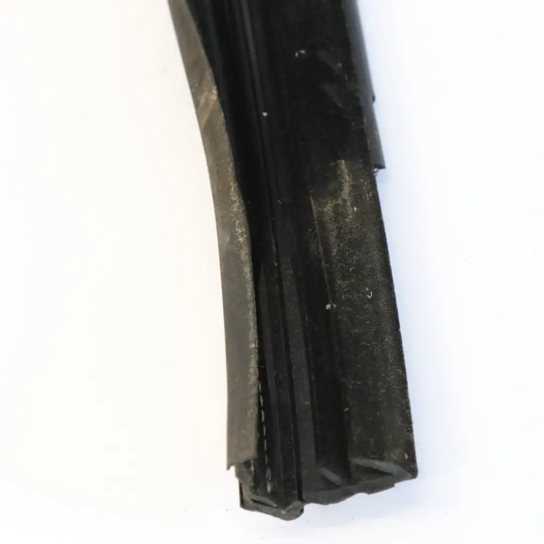 Mercedes W166 Finestrino porta guarnizione posteriore sinistra - SKU A1667350125 - Numero di parte A1667350125