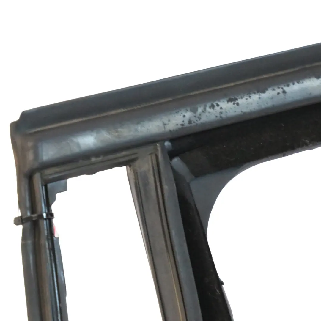 Mercedes W166 Finestrino porta guarnizione posteriore sinistra - SKU A1667350125 - Numero di parte A1667350125