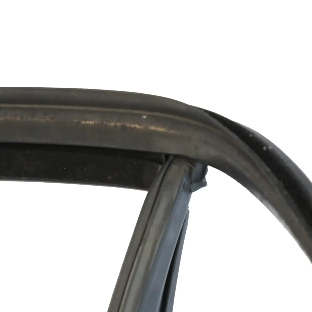 Uszczelka Drzwi Tylna Lewa Tył Lewy do Mercedes W166 o numerze A1667350125 Mercedes W166 Uszczelka Drzwi Tylna Lewa Tył Lewy - SKU A1667350125 - Numer Części A1667350125