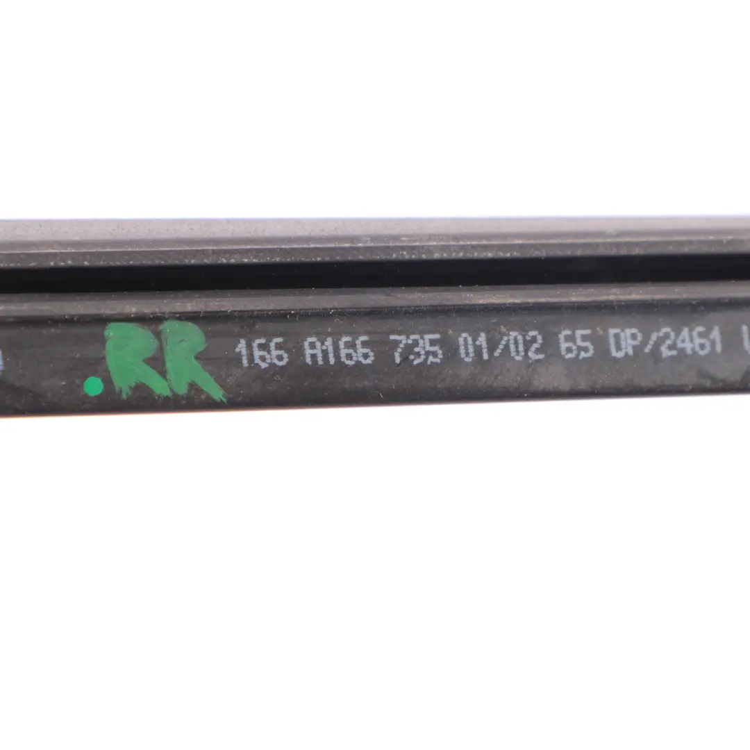 Mercedes W166 ML Joint Étanchéité Porte Arrière Droite Intérieur - SKU A1667350265 - Numéro de pièce A1667350265